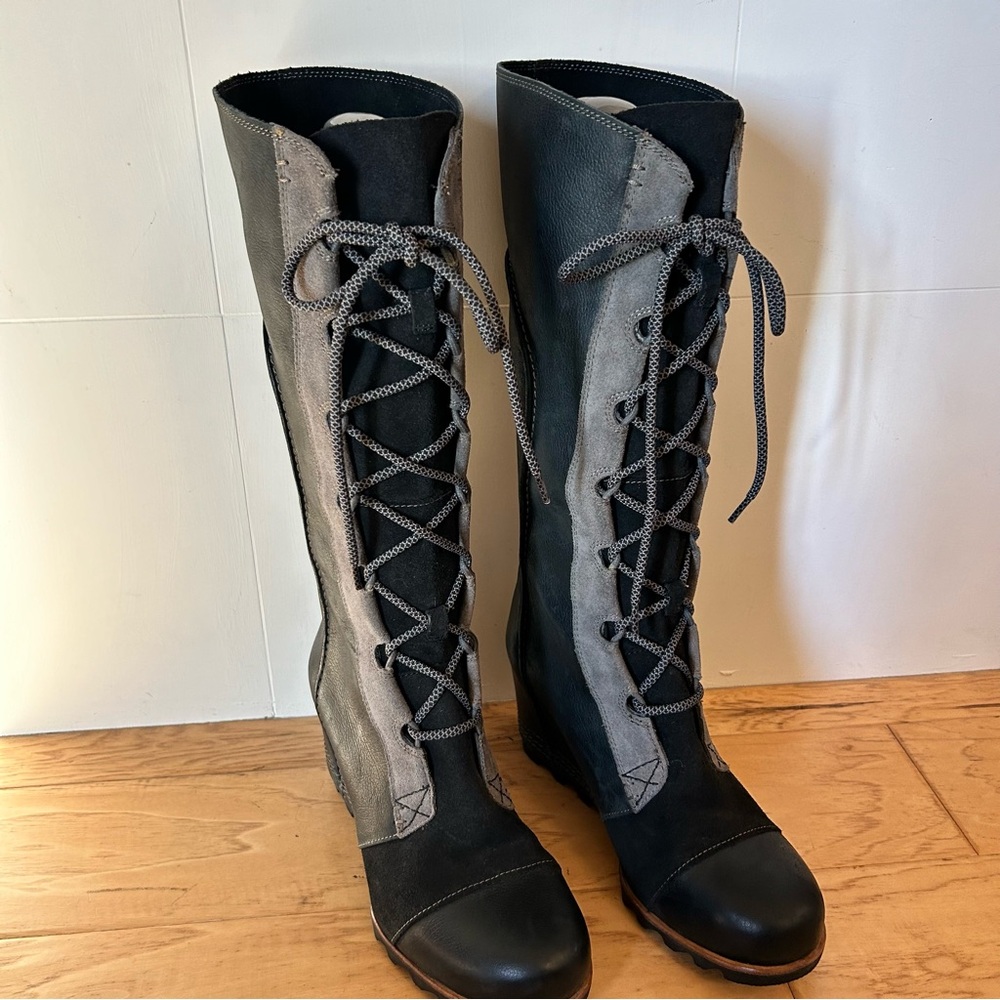 Sorel Black and Gray Lace Up Boots